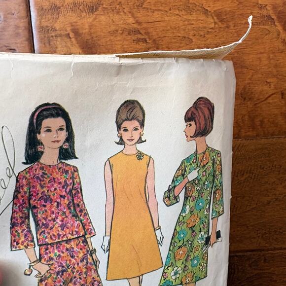 McCall's 8624 Size 10 Bust 31 Misses Dress One and Two Pc Cut Complete 1960s Mod - Picture 7 of 8